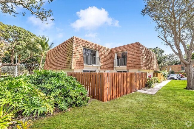 Building Photo - 9100 SW 22nd Ct Rental