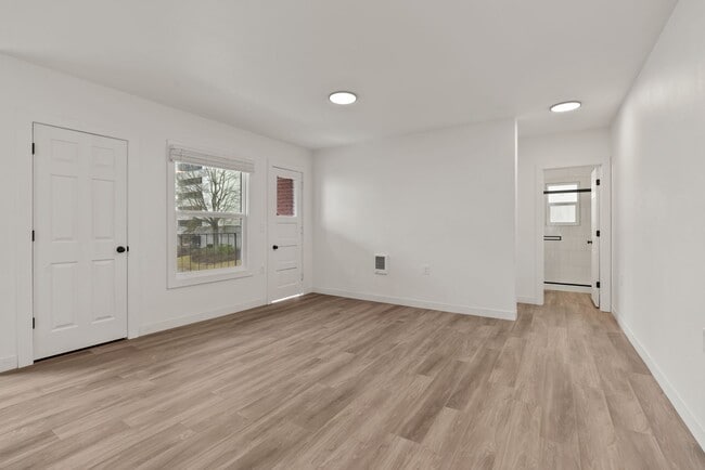 Cambridge Court Apartments
