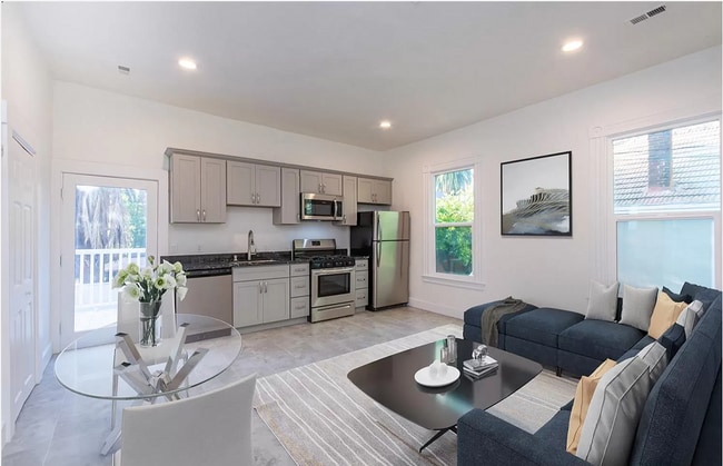 Furniture for staging only - 2123 3rd St Unidad B