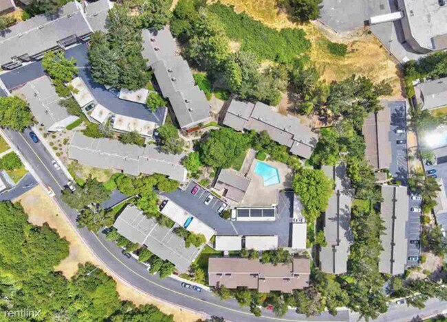 Photo - 3 br, 2 bath Condo - 2083 Ascot Drive 133