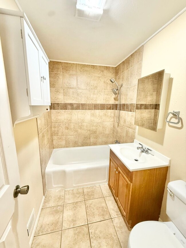 Photo - Home for rent on Union with Oversized Gara...