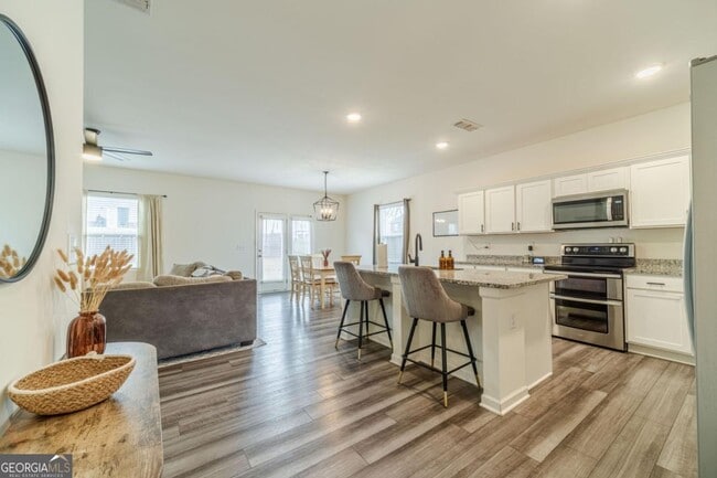 Photo - 222 Knightsbridge Ln