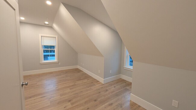 Photo - 122 Kenrick St