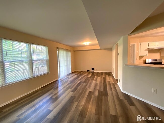 Photo - 420 Plymouth Rd