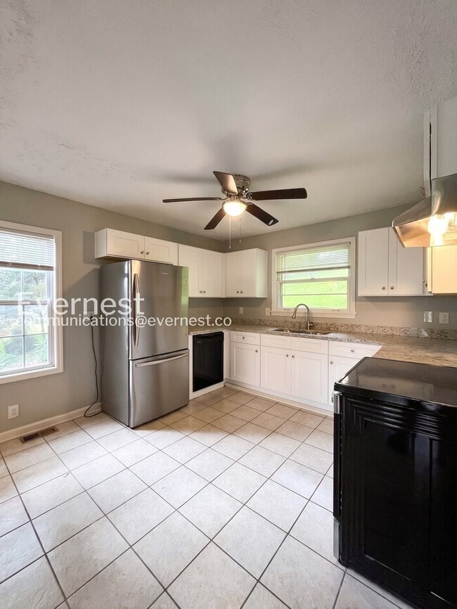Photo - 405 Cedarvalley Dr