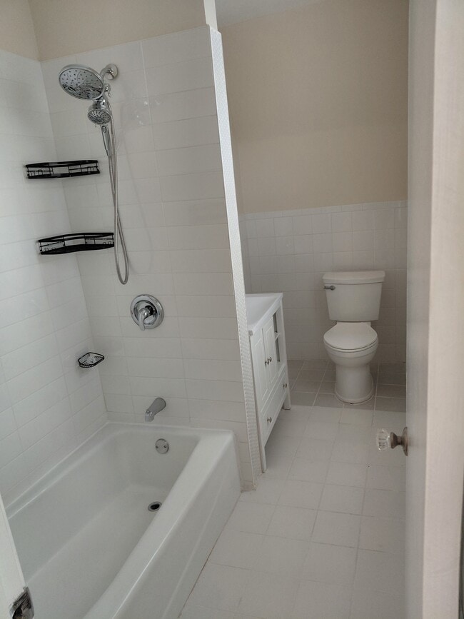 Bathroom - 41 Saratoga Ave