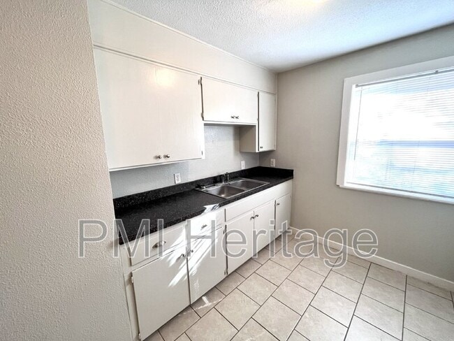 Photo - 15 M.L.K. Jr Blvd Unit Apt 3