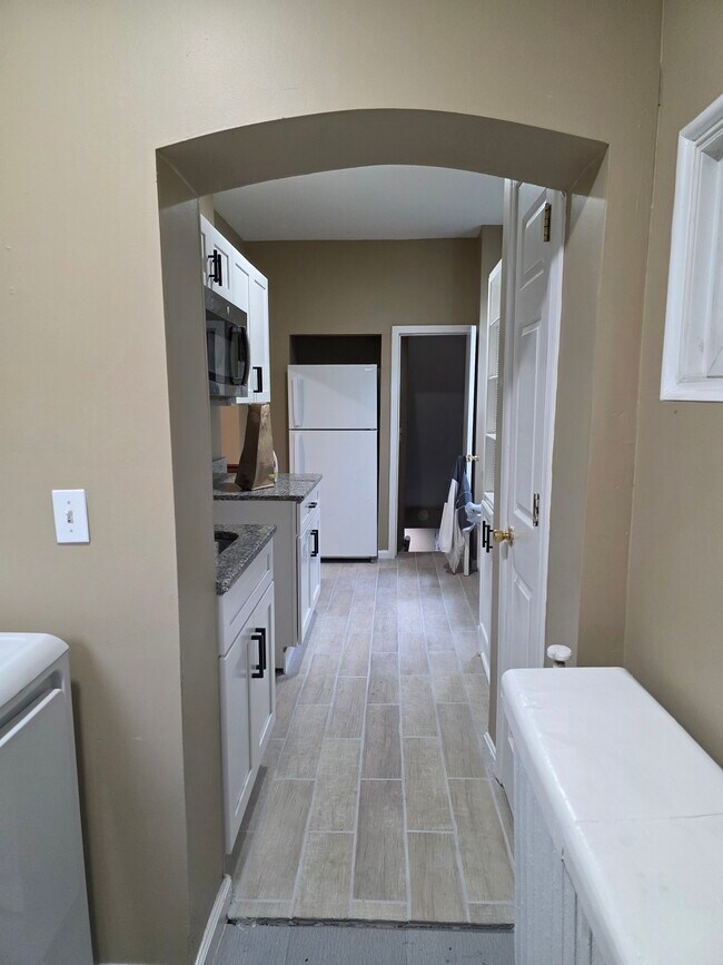 Photo - 4002 Belwood Ave