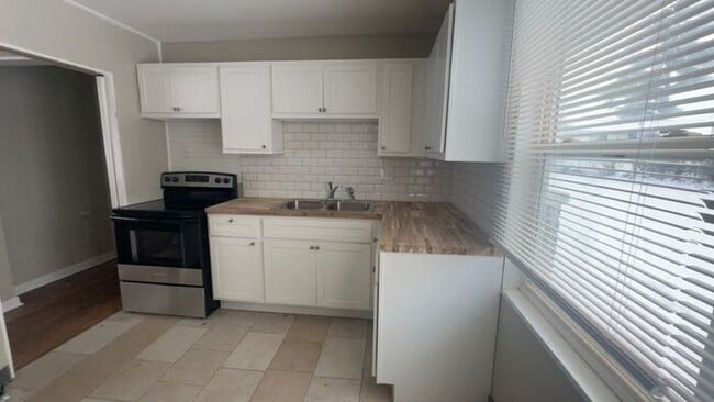 Photo - Spacious 3-Bedroom, 1-Bath Home in Moline Acres!