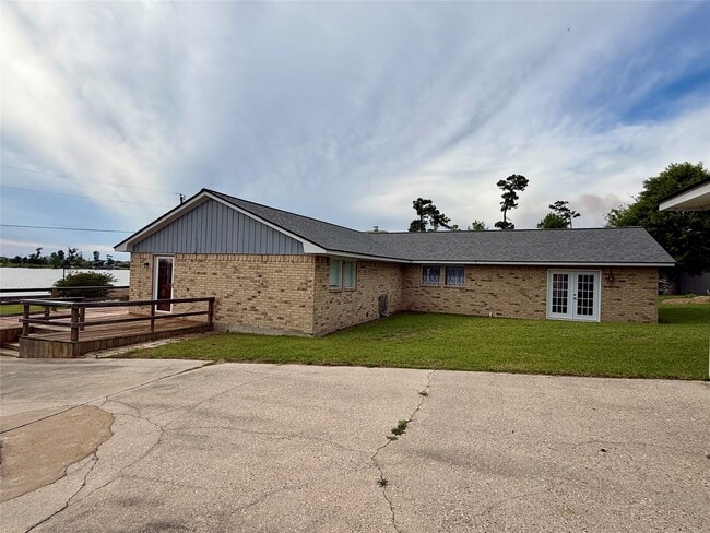 Building Photo - 337 W Cattle Dr