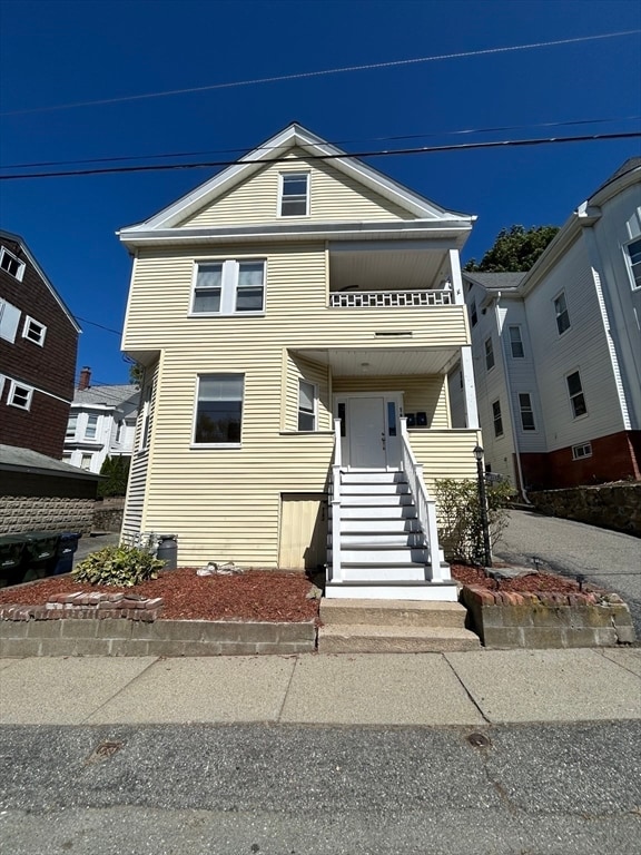 Building Photo - 15 Estabrook Ave Unit 1 Rental