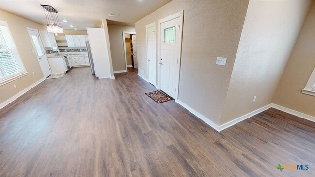 Photo - 952 Fannin Loop