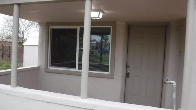 Photo - Cute & Cozy 1 Bedroom House on Large Lot (...