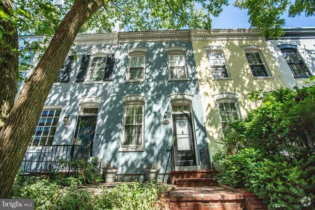 Building Photo - 830 New Hampshire Ave NW Rental