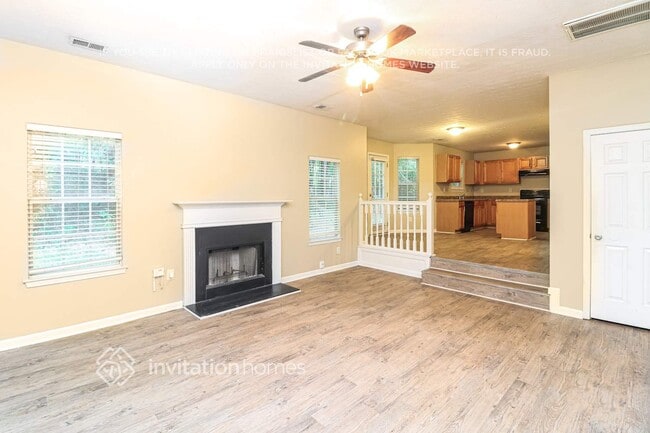 200 Laura Cir