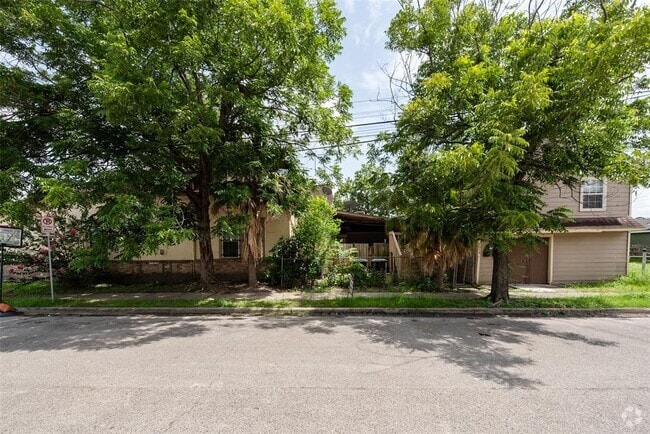 Building Photo - 1614 Ryon St Unit B Rental