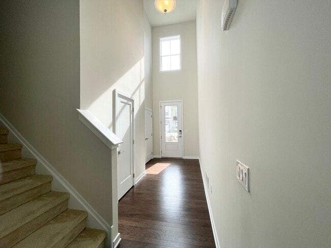 Photo - 1104 Whipple Rd