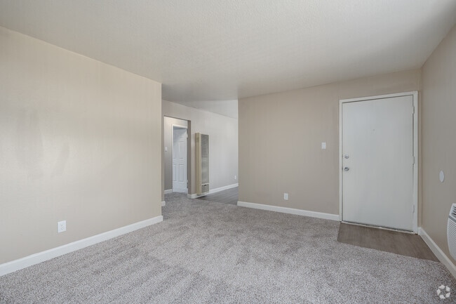 2BR, 1BA - 870SF - Living Room