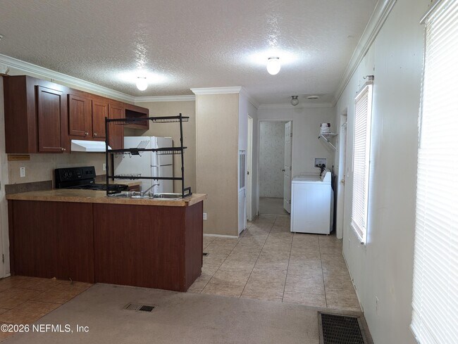 Photo - 123 Hayman Dr