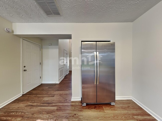 Photo - 920 Underhill Ct