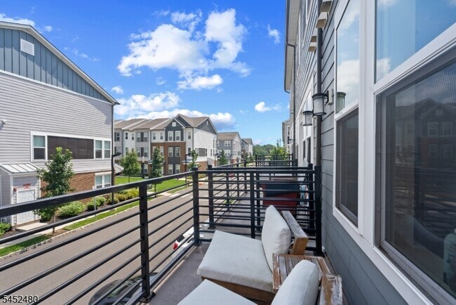 Photo - 7 Jessica Ln