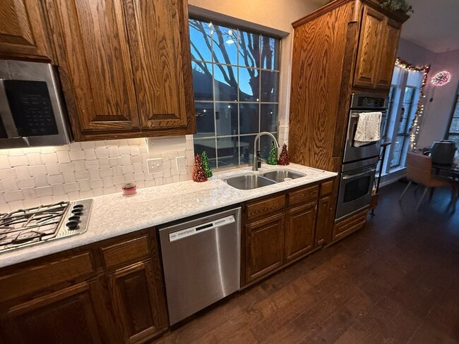 Kitchen - 2489 Yuma Dr