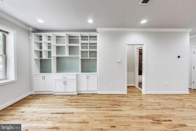 Photo - 430 Irving St NW Unit 202