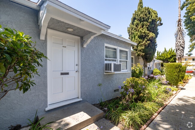 Entrance - 3929 Sawtelle Blvd