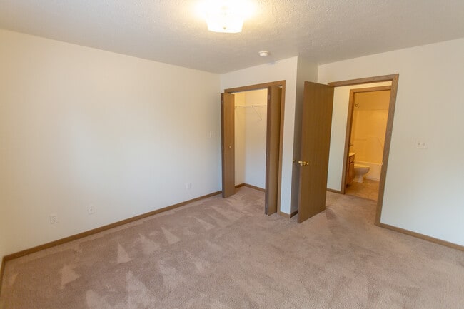 Master Bedroom - Ashley Oaks