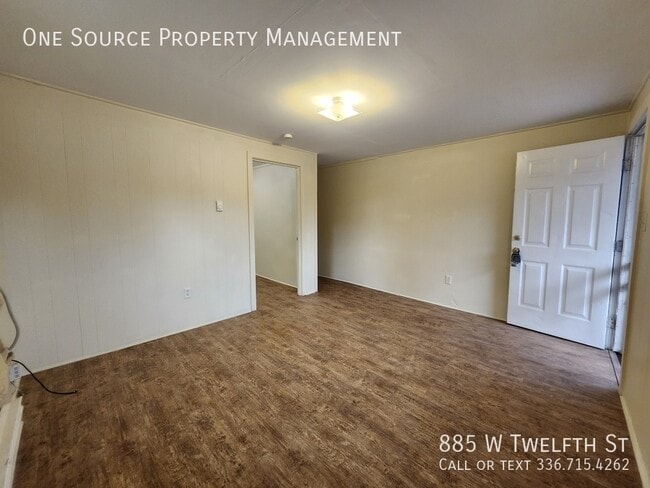 Photo - 885 W 12th St