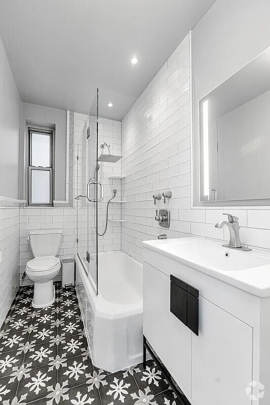 Building Photo - 720 Fort Washington Ave Rental