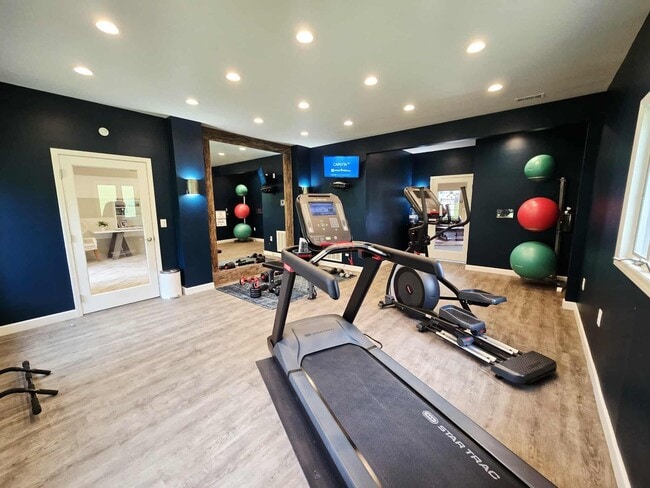 Photo - Country Shores Apartments