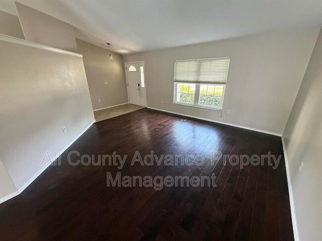 Photo - 3232 Oakwood Pl