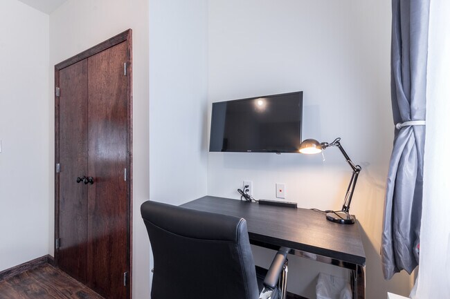 Photo - 176 Bleecker St