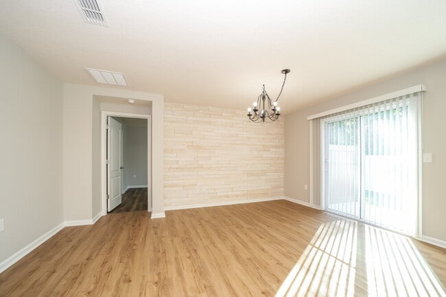Photo - 45014 Ingleham Cir