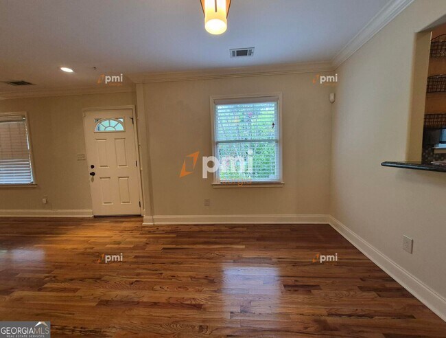 Photo - 2080 Hilburn Dr SE