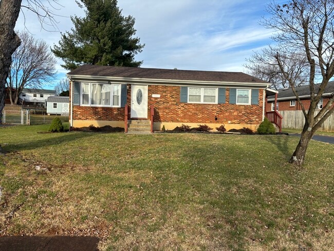 Photo - 701 Moran Ave