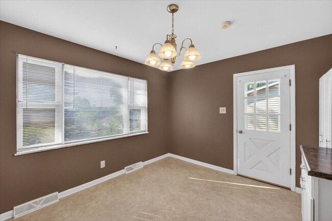 Photo - 21 Fern Ridge Ave