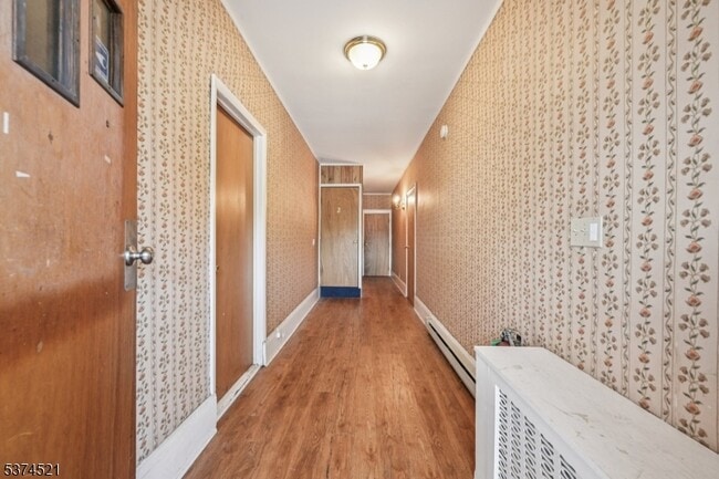 Photo - 215 Speedwell Ave Unidad 2