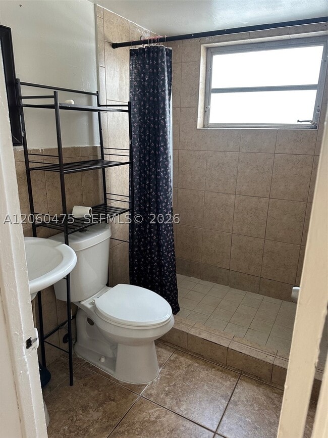 Photo - 238 SW 18th Ave Unit 2