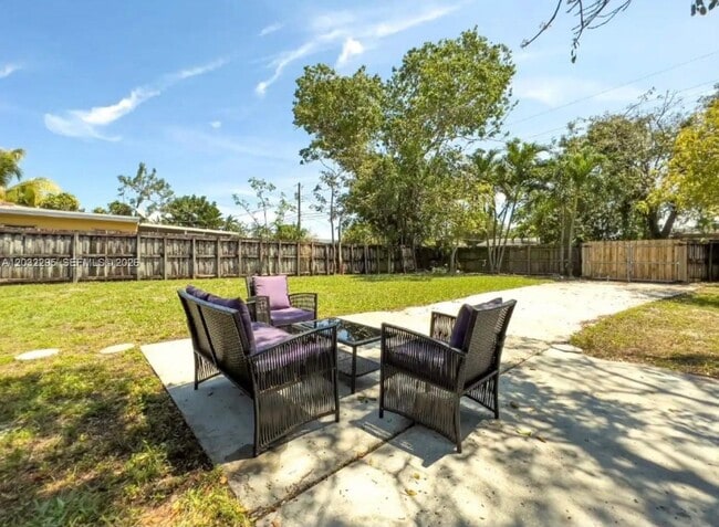 Photo - 2740 Dewey St