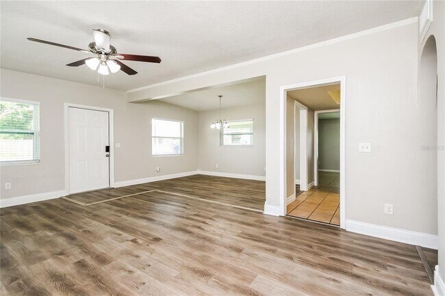 Photo - 314 Sears Ave NE