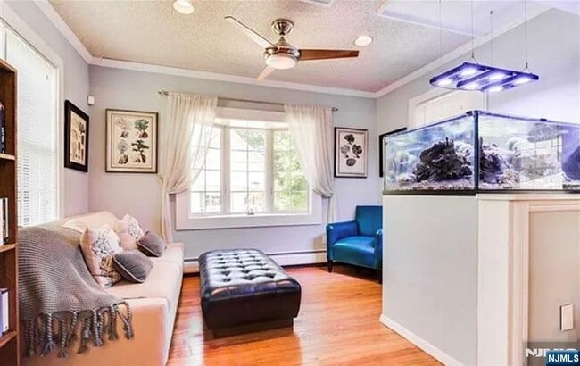 112 Tenafly Rd