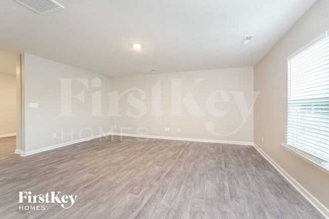 Photo - 133 Expansive Dr