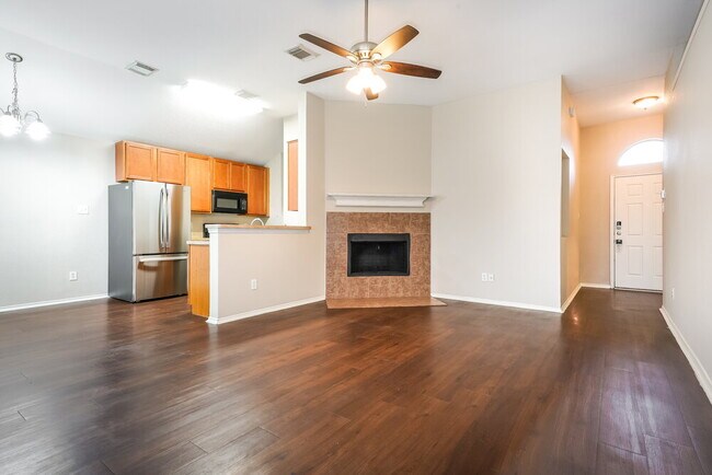 Photo - 6552 Manitoba St