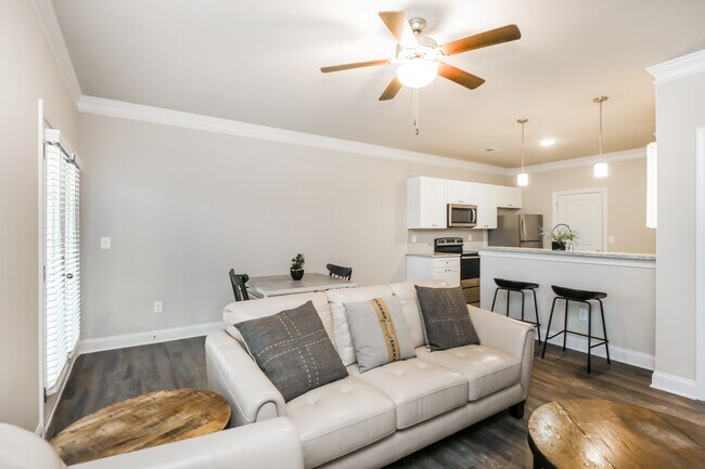 Photo - 216 Riley Cir