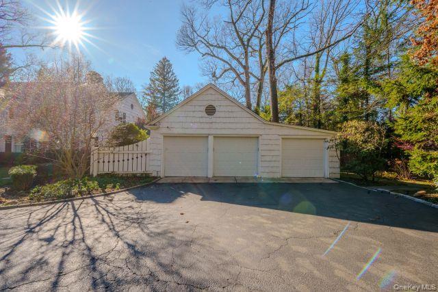 Photo - 10 Hidden Pond