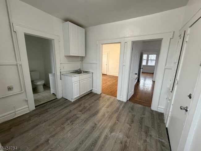 Photo - 205 Chancellor Ave Unit 3
