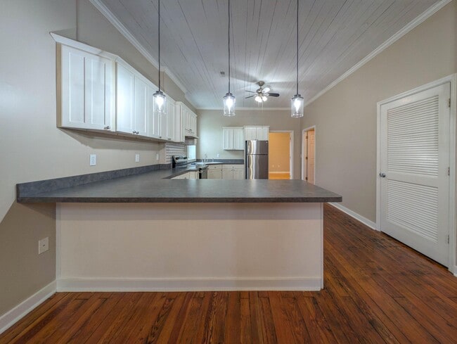 Photo - 170 E Davis St