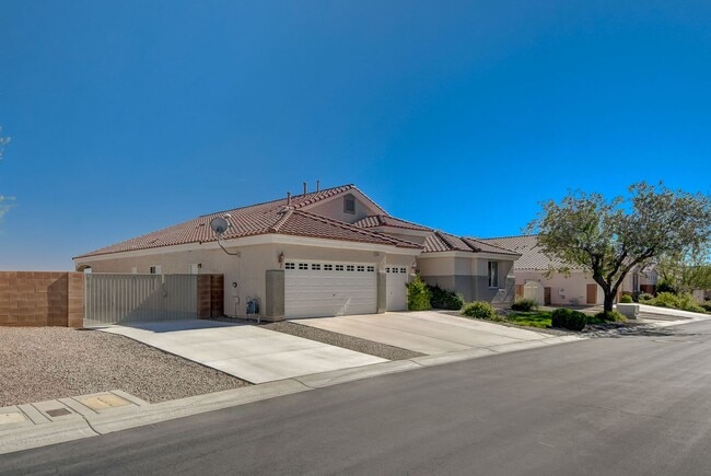 Photo - All Single Story Community! 4 Bedroom with Pool & RV Parking! Incredible Strip Views!